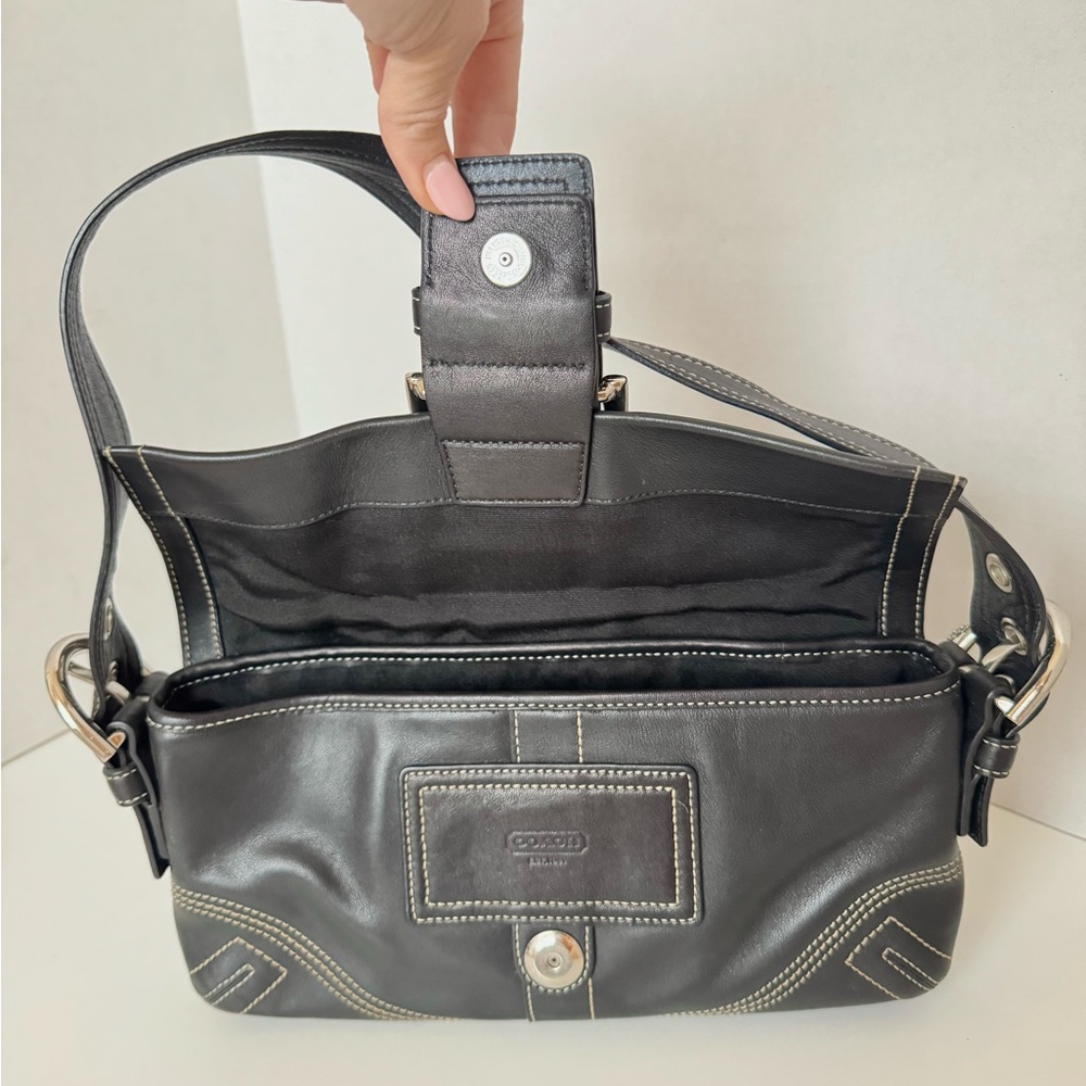 Coach 8A05 SoHo Black Leather Flap Shoulder Bag – Original 2005 Release, Y2K. - Picture 10 of 15